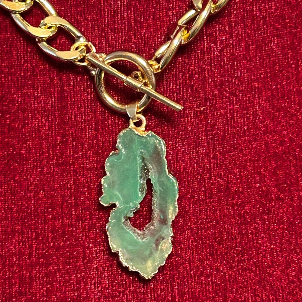 Beautiful Jade Crystal on a gold toggle chainl 18in